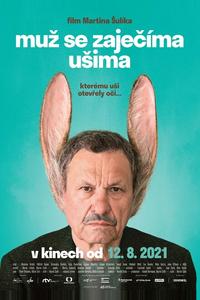 Мужчина с заячьими ушами